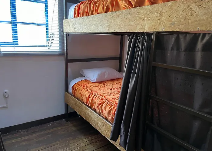 Hostel - Dorms