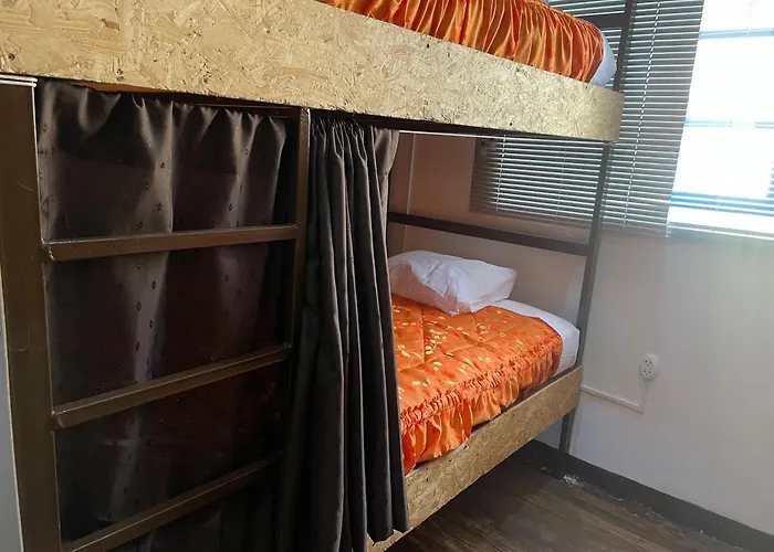 Hostel - Dorms *